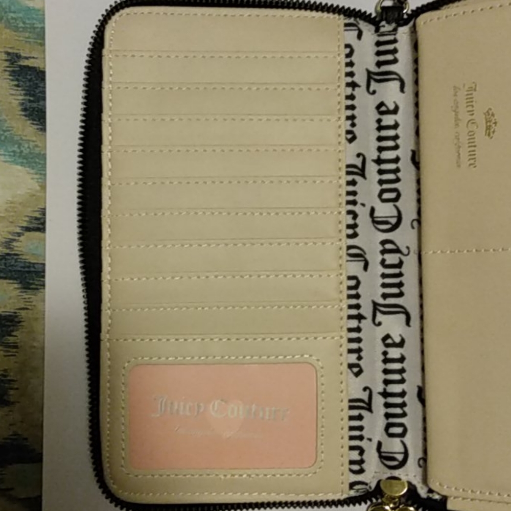 Juicy Couture Pink and Cream Floral Wallet with Gold Logo - Picture 5 of 7